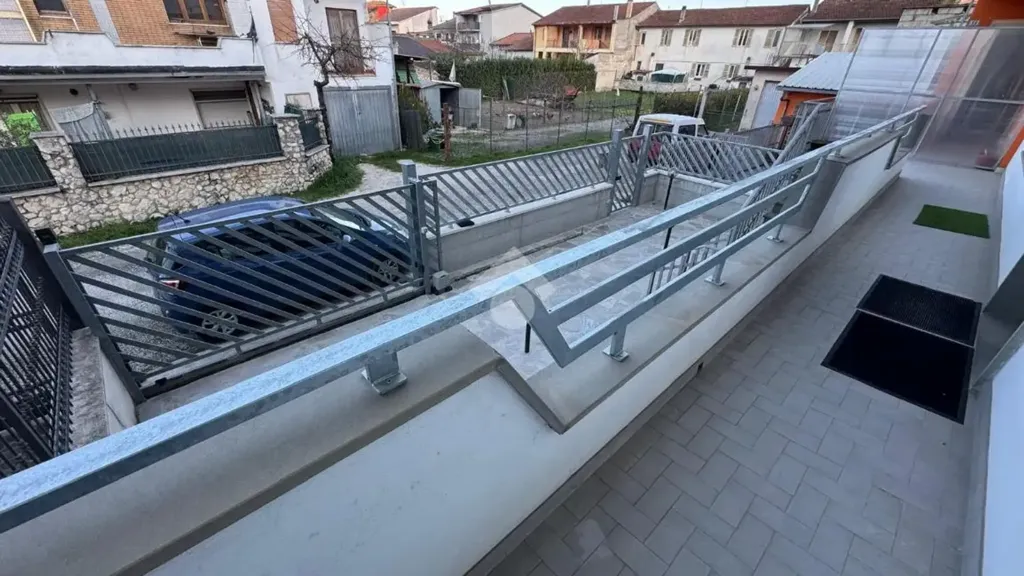 Rõdu - Terraced Villa with Private Garden in Avezzano