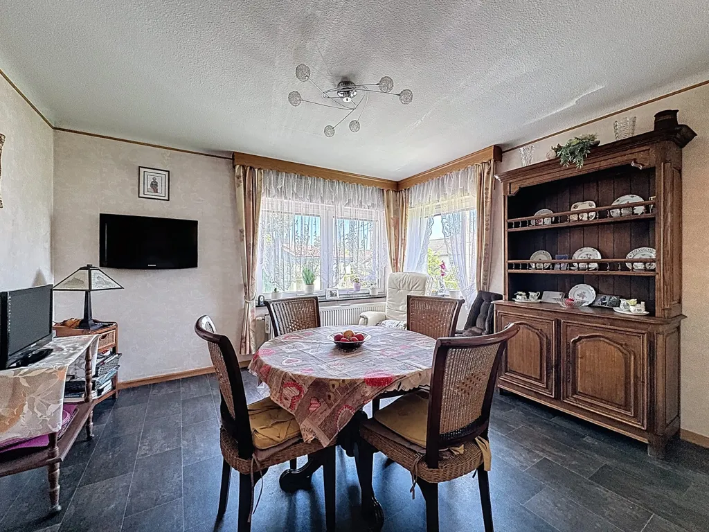 4-bedroom house in Bullange