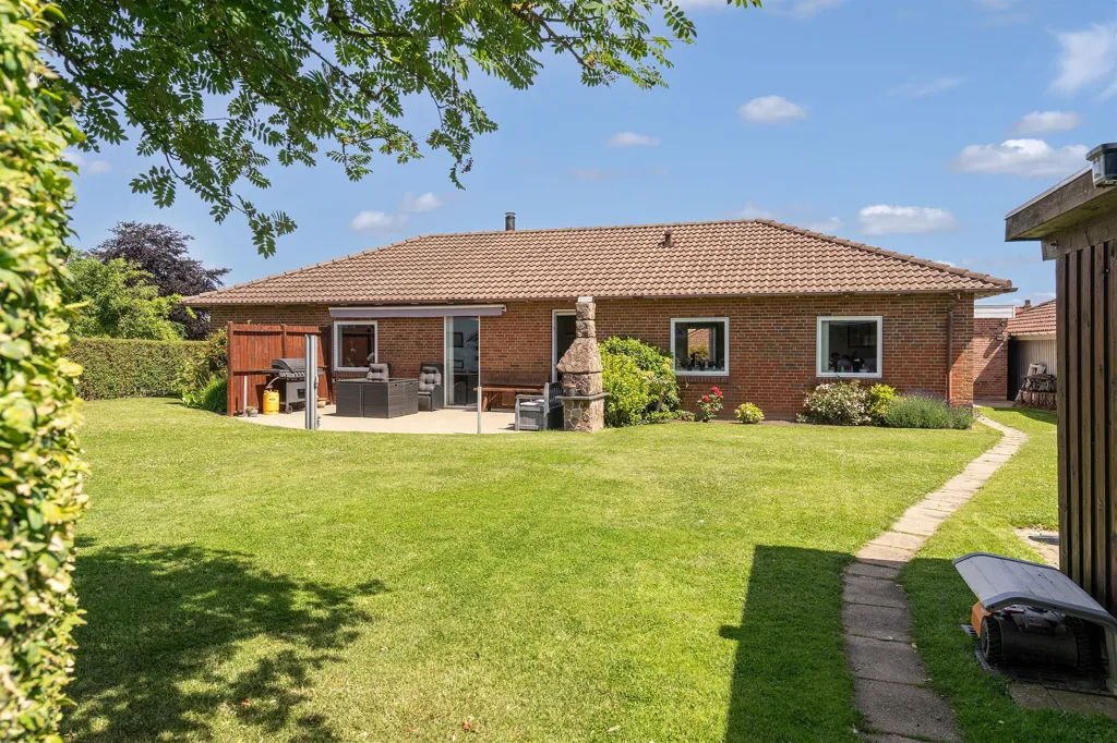 Jardin - Detached Villa with Garden in Nordborg
