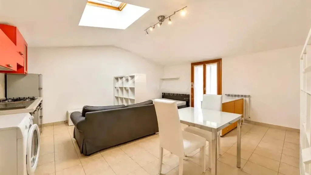 Elutuba - Armed Studio with Balcony in Milan
