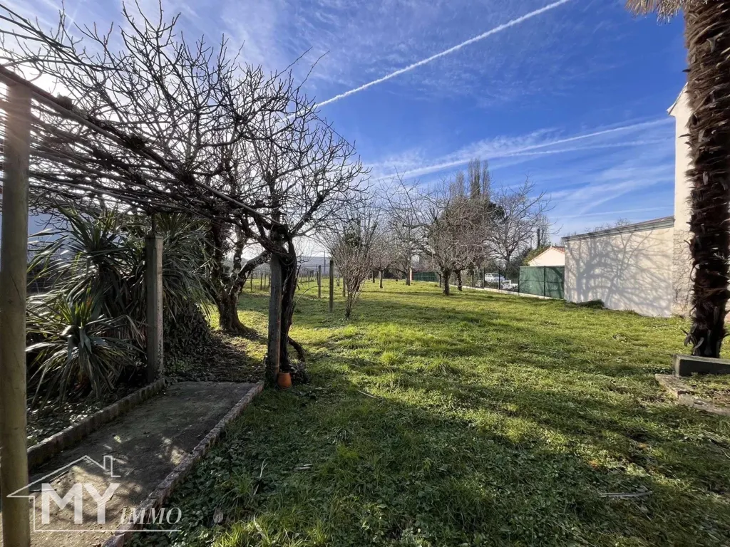 Jardin - Maison de Ville avec Jardin et Dépendances à Montpon-Ménestérol