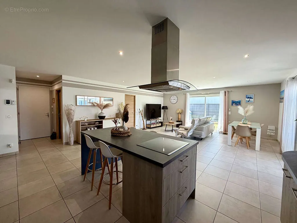 Cuisine - Maison Moderne avec Terrasse à Libourne