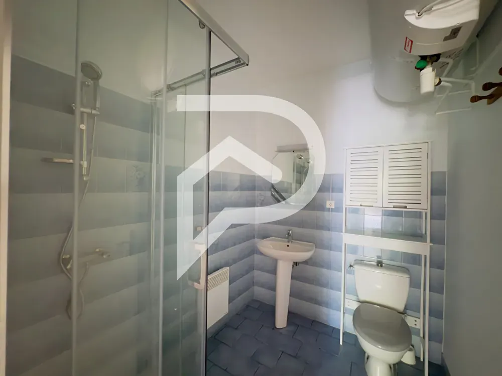 Salles de bain - Appartement 3 pièces avec garage à Monbazillac