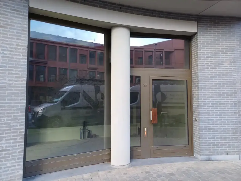 Välivaade - Commercial Spaces in Antwerp's Cadixwijk