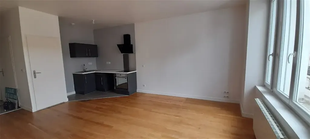 Séjour - Appartement Lumineux 2 Pièces à Limoges