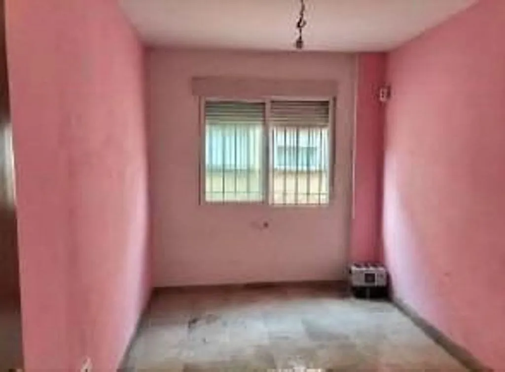 Pièces - Ground Floor Flat with Garage in Cijuela