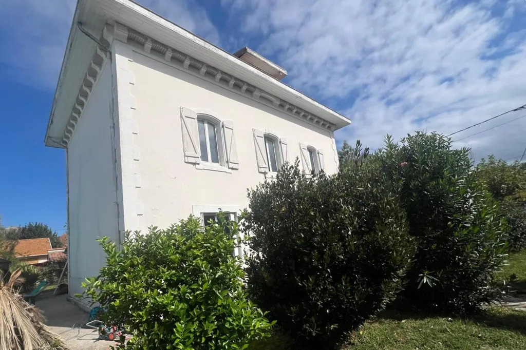 Extérieur - Maison de Caractère avec Piscine à Boucau