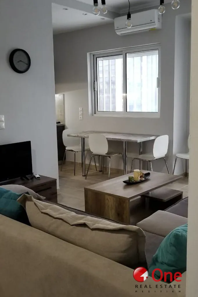 Elutuba - Renovated Penthouse with Balcony in Pireas Centre