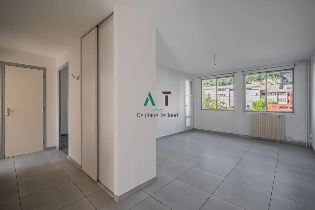 Pièces - Appartement T2 avec Parking à Fontaine