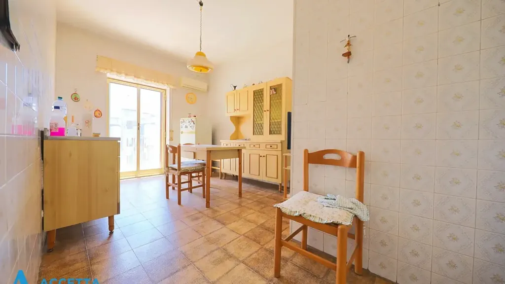 Salle à manger - Two-Bedroom Apartment with Balcony in Taranto