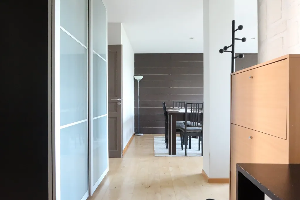 Esik - 2-Bedroom Apartment with Rooftop View in Saint-Étienne