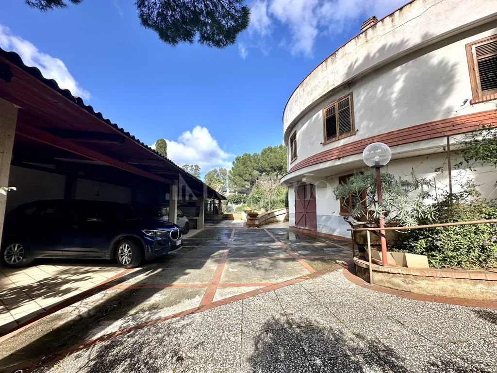 Välivaade - Luxury Villa with Circular Design in Palermo