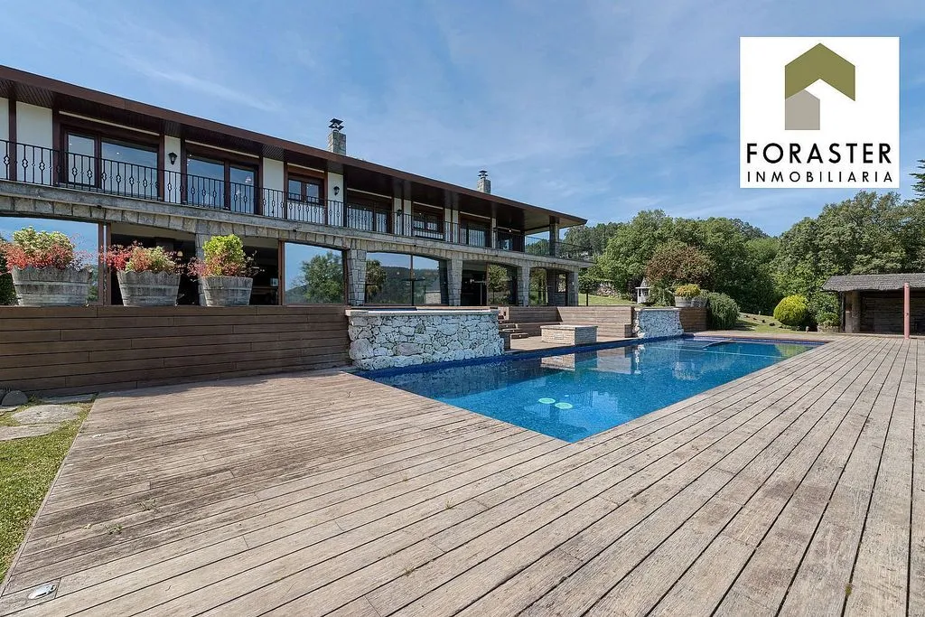Piscine - Chalet with Pool and Terrace in Loiu