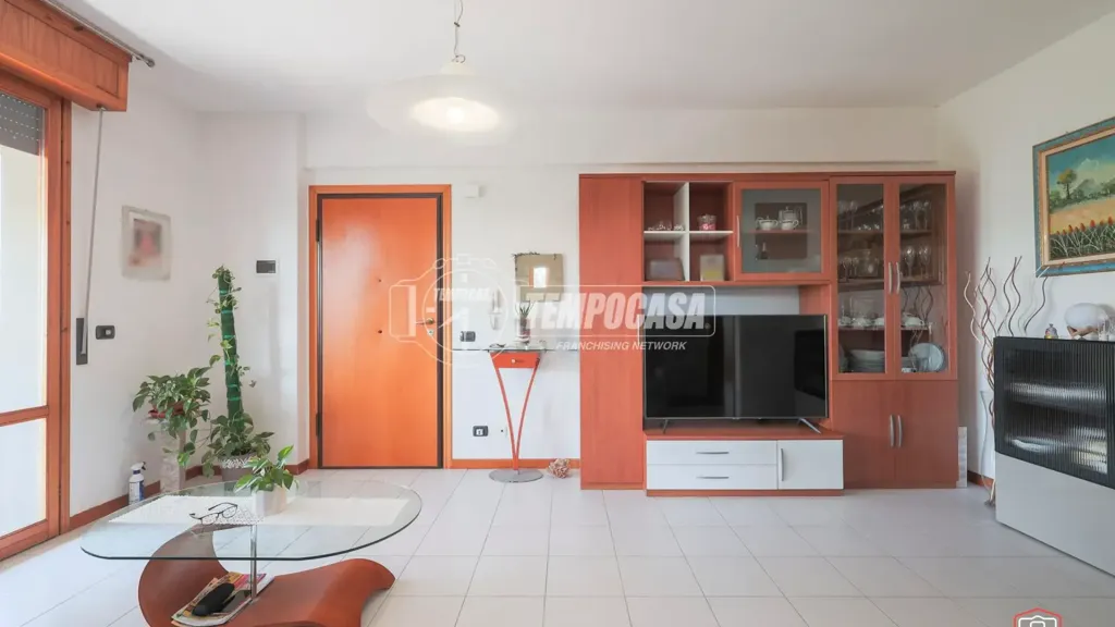 Elutuba - Spacious Triplex with Terrace in Coriano