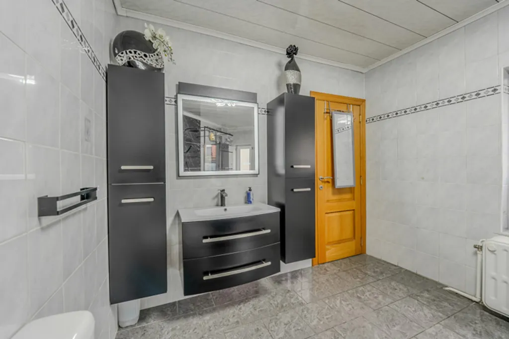 Vannitoad - Renovated Master House with Cellar in Semi-Detached Setting