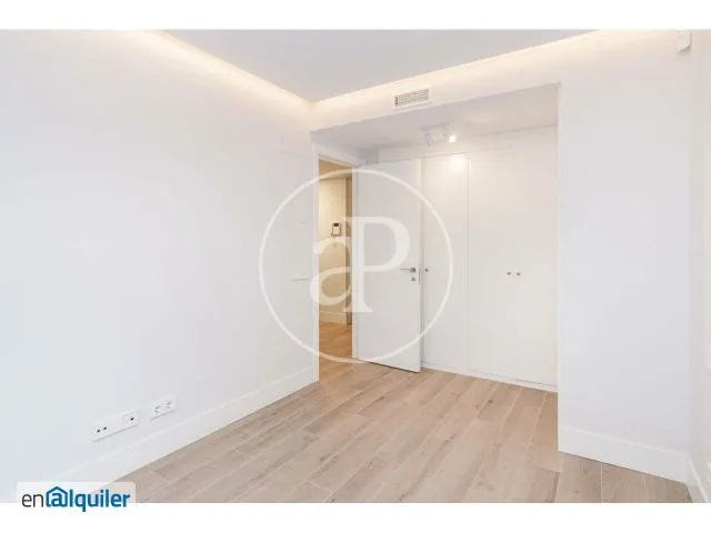 Magamistoad - Modern Flat with Pool in Arganzuela, Madrid