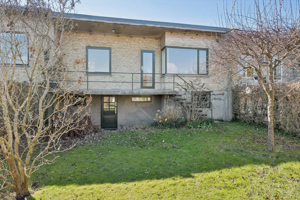 Aed - Charming Terraced House with Garden in Brede