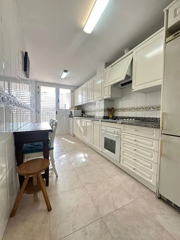 Cuisine - Furnished Flat with Balcony in Mestalla