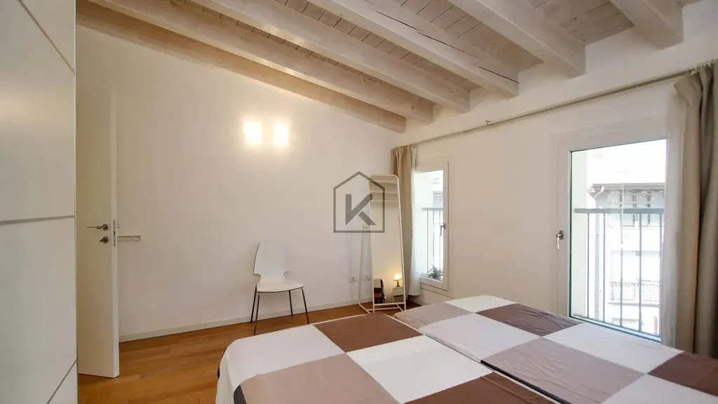 Chambres - Bright Triplex with Balcony in Milan