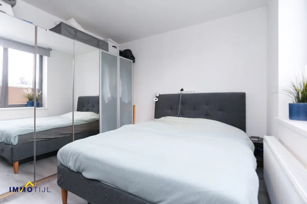 Chambres - Maison Rénovée avec Espace de Rangement à Dendermonde