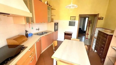Kitchen - Bright Trilocale with Verandah in Florence