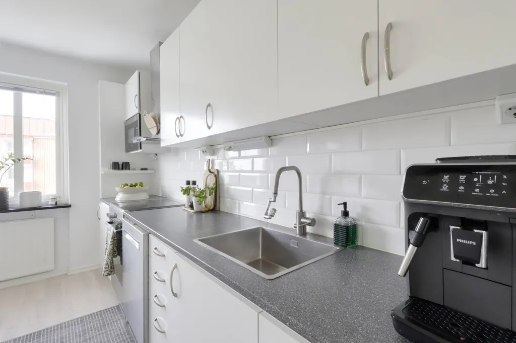 Kitchen - Apartment with Balcony in Kortedala, Göteborg