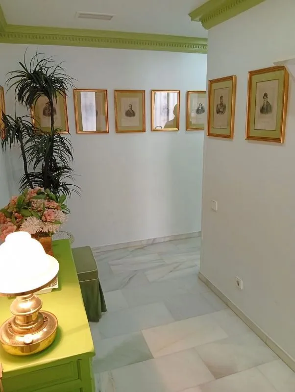 Esik - Modern Flat with Balcony in Ensanche Centro