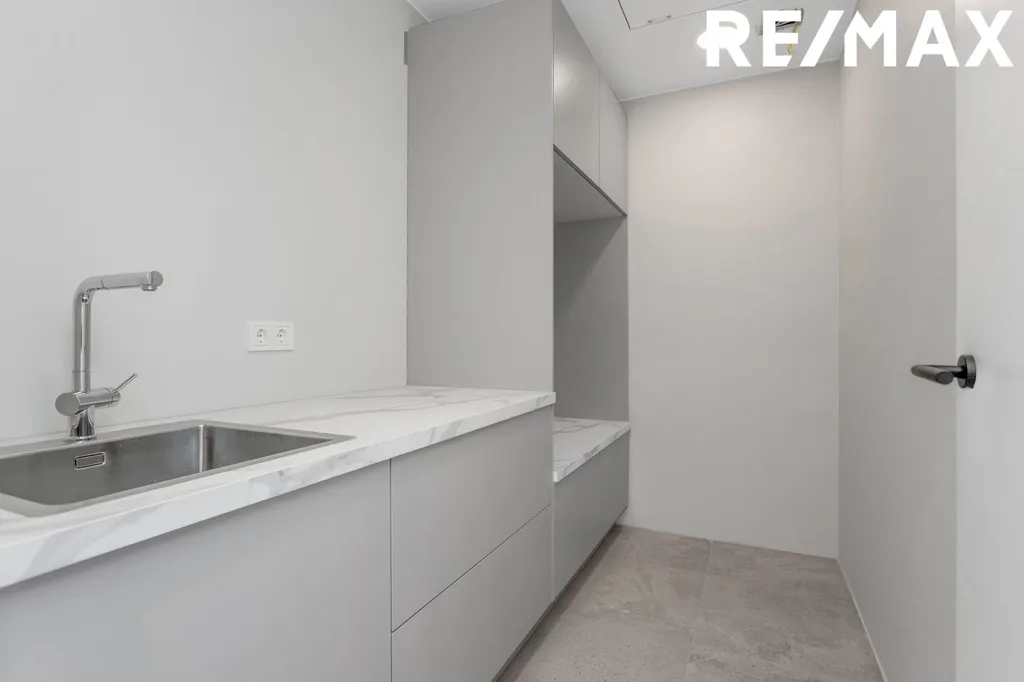 Cuisine - Modern Apartment with Garden in Úlfarsárdal