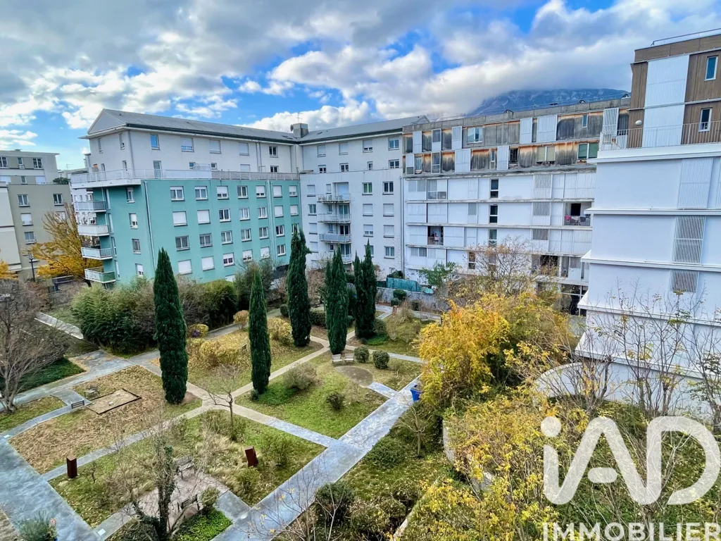 Aed - Meubled Studio with Garage in Grenoble