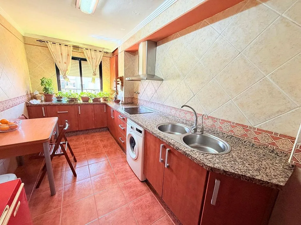 Köök - Corner Flat with Panoramic Views in Málaga Centre