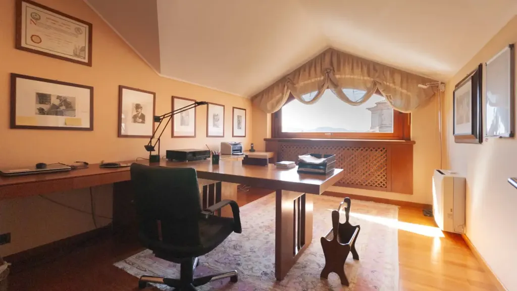 Bureau - Historic Villa with Panoramic Views in Grignasco