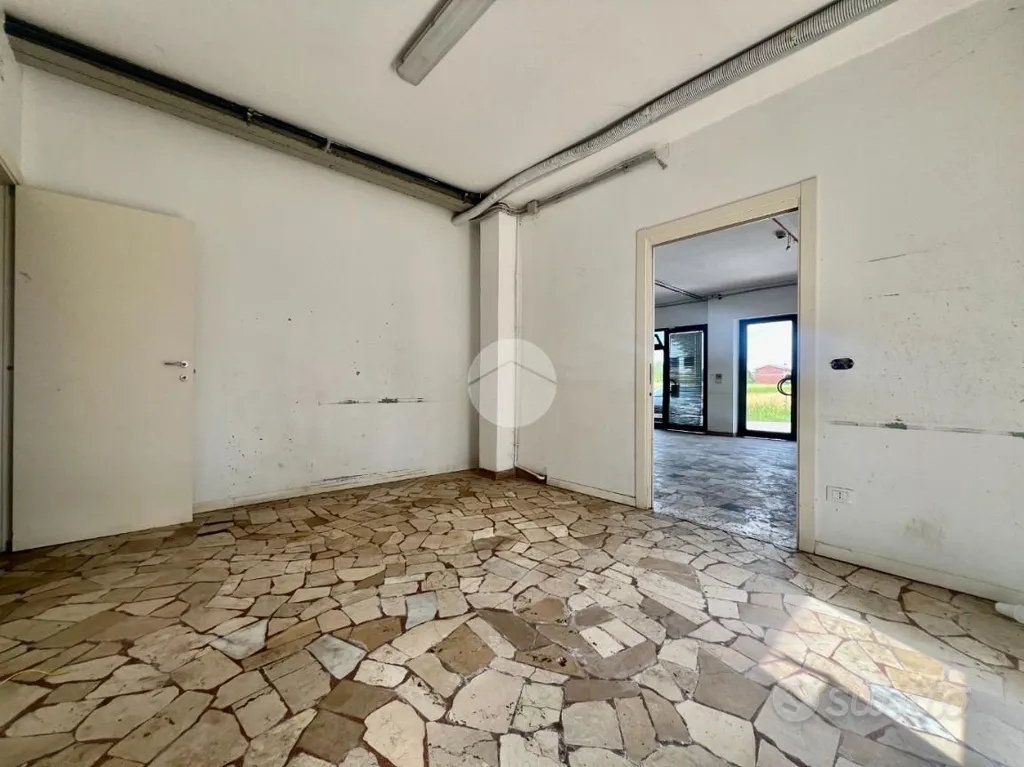 Pièces - Versatile Palazzina with Terrace in Vigonovo