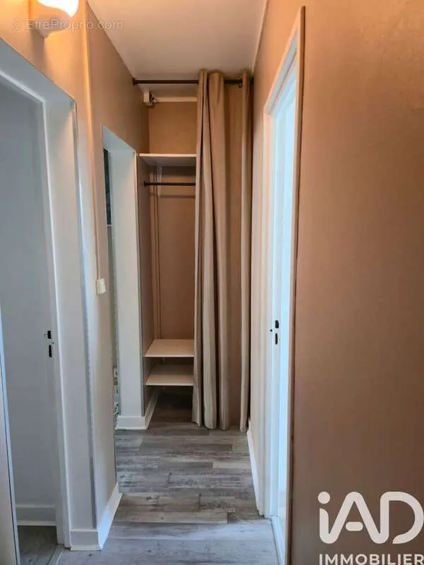 Appartement Cosy Rénové avec Parking à Contrexéville