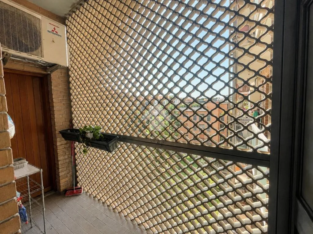 Balcone - Spacious 4-Bedroom Apartment with Terrace in Milan