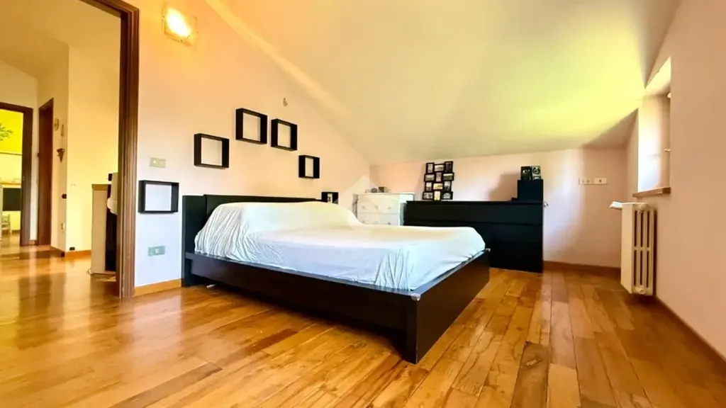 Chambres - 4-Bedroom Apartment with Balcony in Vigasio
