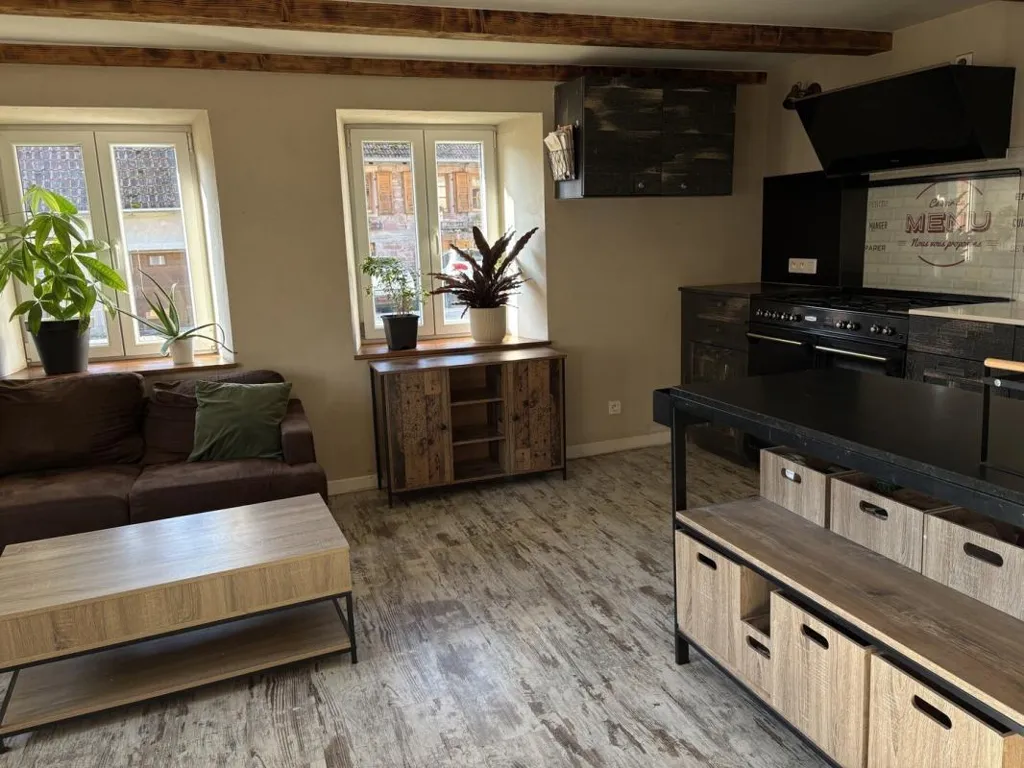 Cuisine - Maison de Campagne Rénovée avec Jardin à Steige