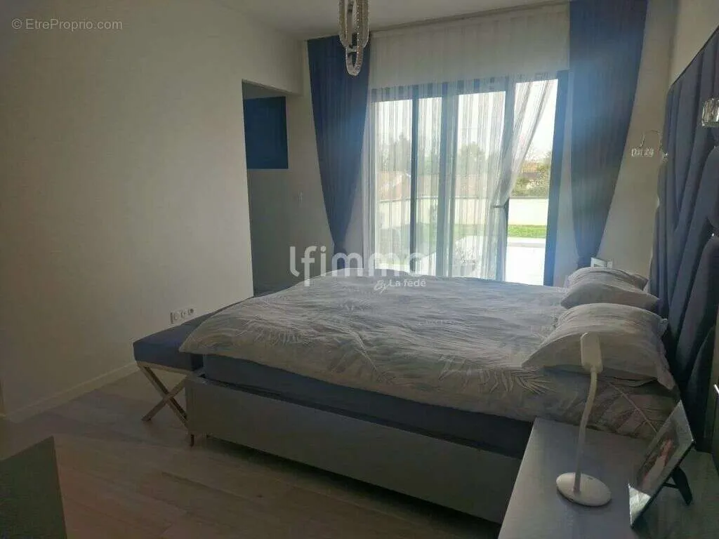 Magamistoad - Contemporary Villa with Pool in Croignon