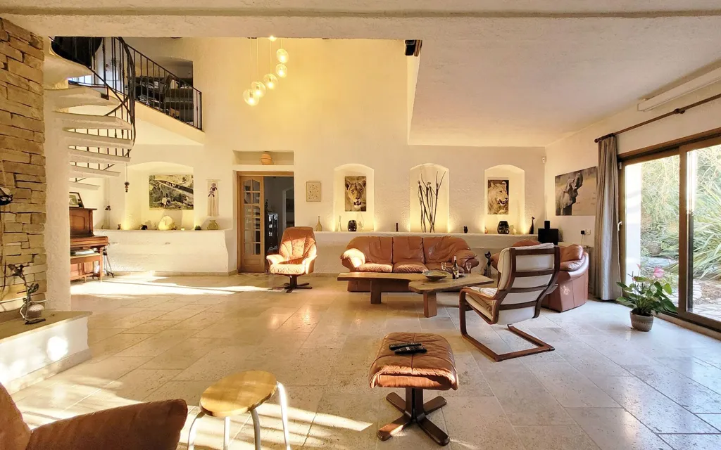 Living Room - Renaissance House with Pool in Manosque