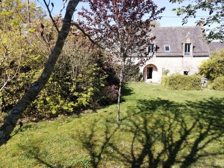 Giardino - Rustic Longère with Terraces in Vannes
