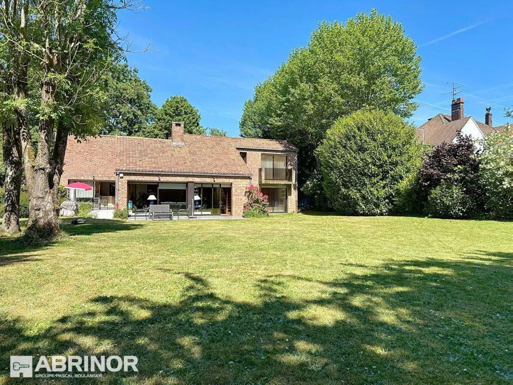 Jardin - Villa d'Architecte dans un Écrin de Verdure à Wasquehal