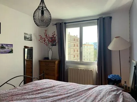 Chambres - Appartement 4 Pièces avec Balcon à Annonay