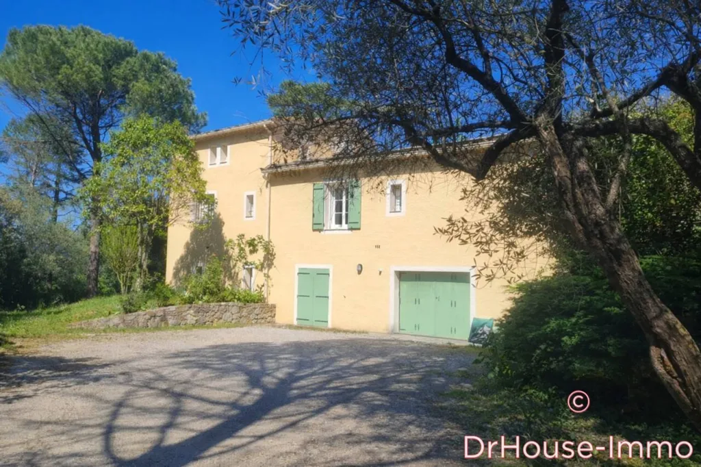 Extérieur - Maison avec Piscine et Jardin à Ales