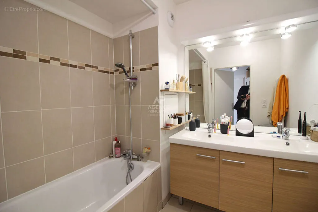 Bathrooms - 3-Piece Apartment with Balcony in Ermont Centre