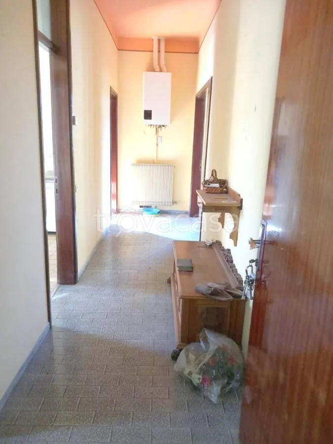 Esik - Villa for Renovation with Garden in Cormons
