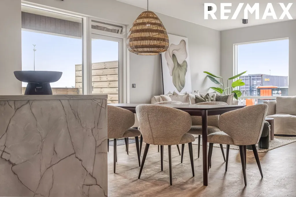 Salle à manger - 5-Bed Apartment with Balcony in Álftanes