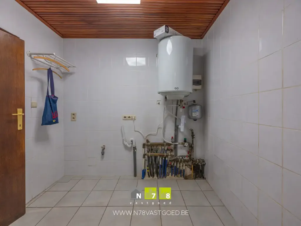 Pesuköök - Renovatable Detached House with Garden in Maasmechelen
