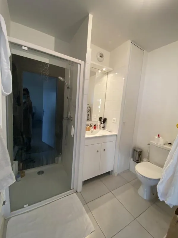Salles de bain - Studio avec Balcon et Parking à Bruges