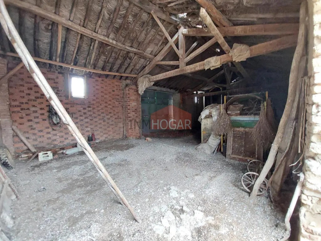 Stanze - Large Plot House for Renovation in Muñosancho