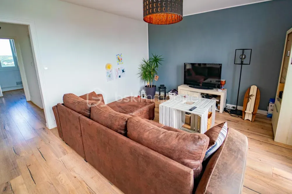 Séjour - Appartement Rénové avec Vue Dégagée à Brest
