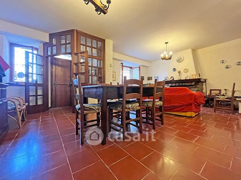 Salle à manger - Terraced House with Mountain View in Barisciano